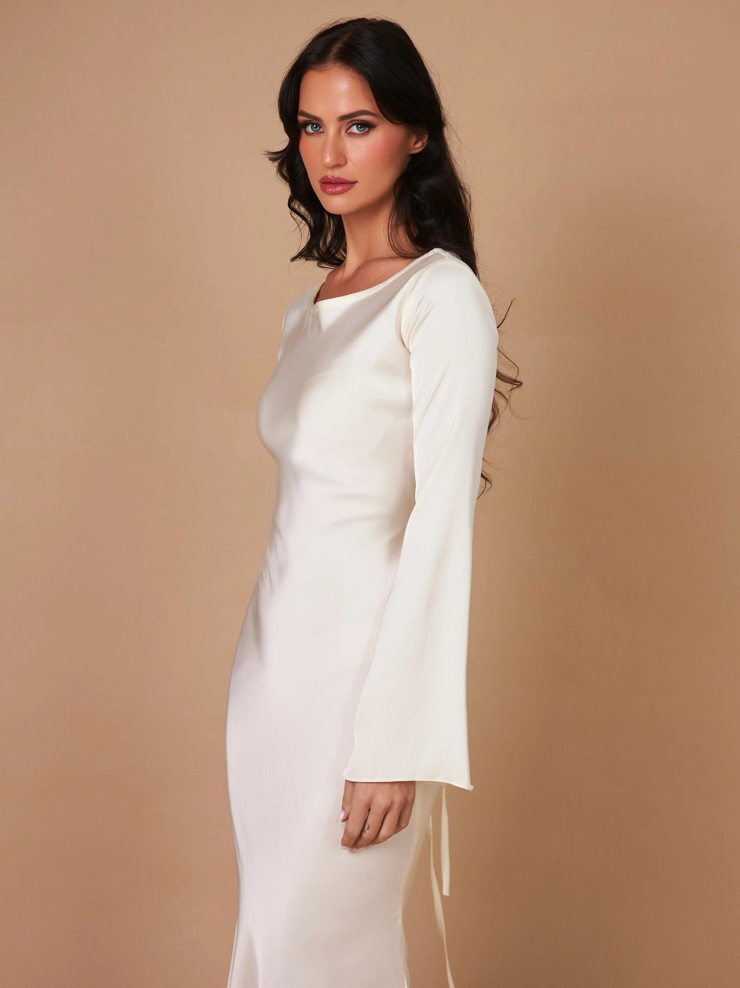 Aitana | Fließendes Maxikleid für Damen mit langen Ärmeln