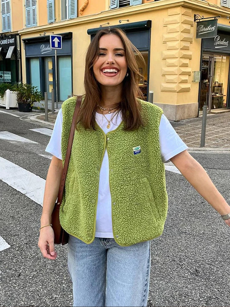 Martina | Chaleco de borreguito con cremallera y cuello alto