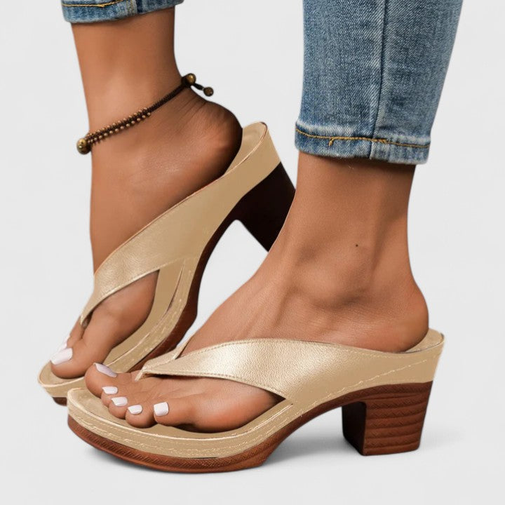 Amapola | Orthopedic heels with open design and wedge