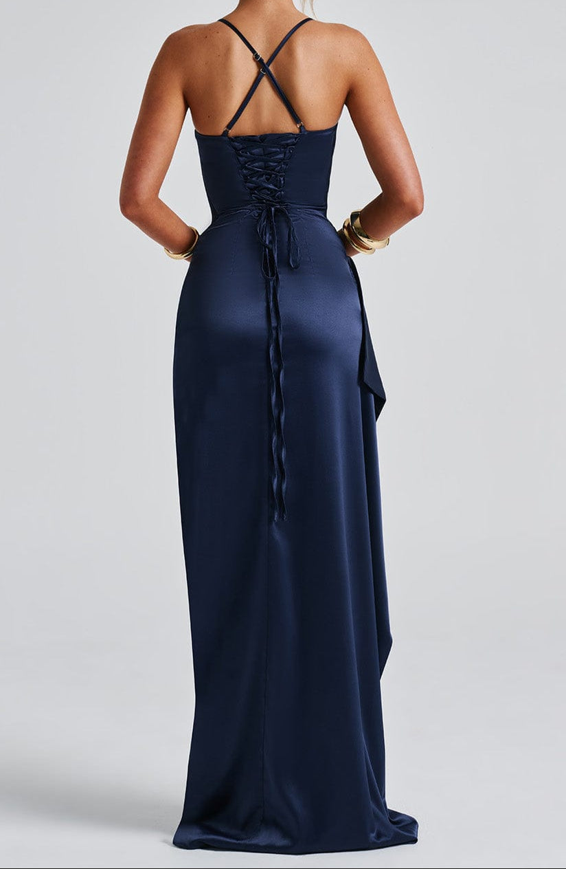 Aurora | Elegantes Damenkleid mit Trägern und hohem Schlitz