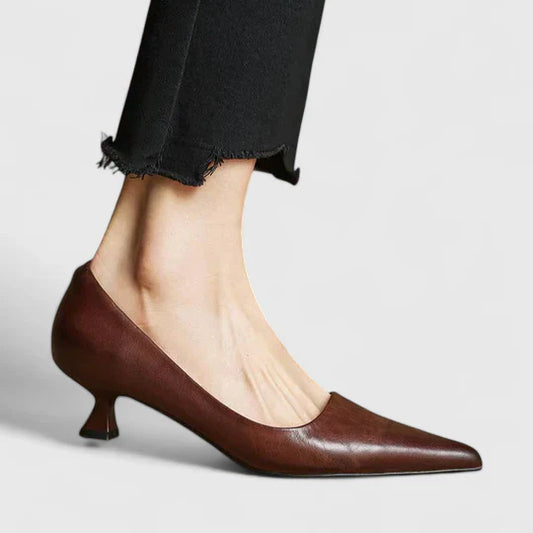 Isidora | Tacones ortopédicos con punta fina y tacón bajo