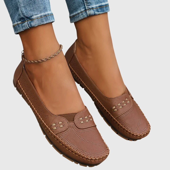 Paloma | Damenloafers ohne Schnürsenkel mit perforiertem, lässigem Design  