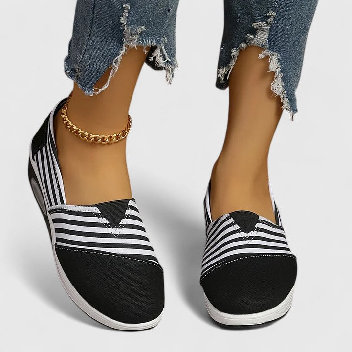 Julena | zapatillas ortopédicas sin cordones con rayas y diseño