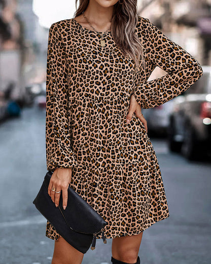 María | Kleid mit Leopardenmuster und langen Ärmeln  