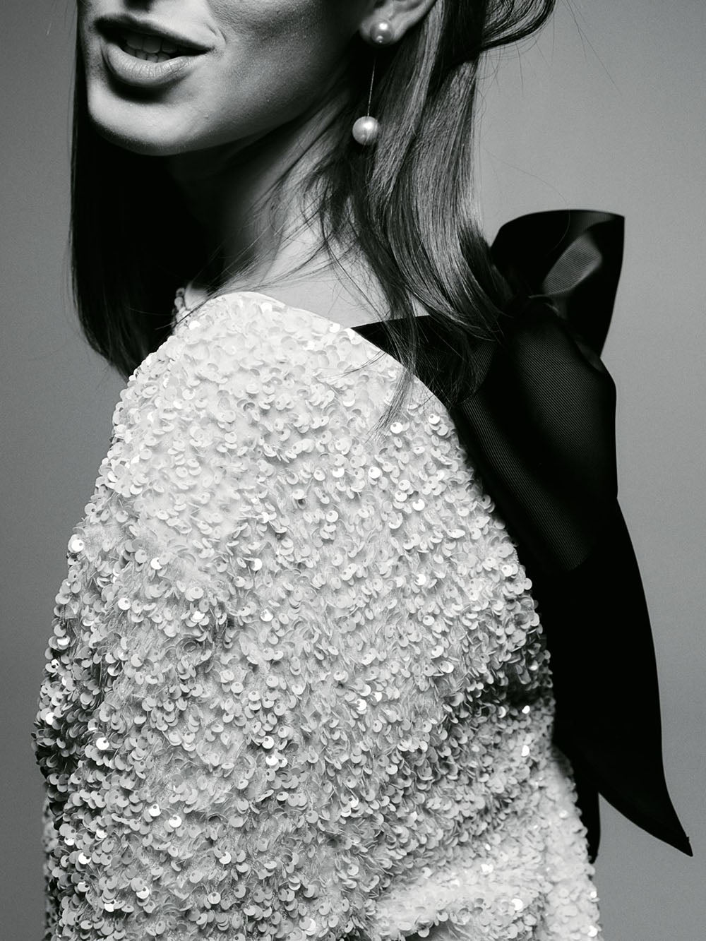 Mireia | Women's short sequin dress with bow detail