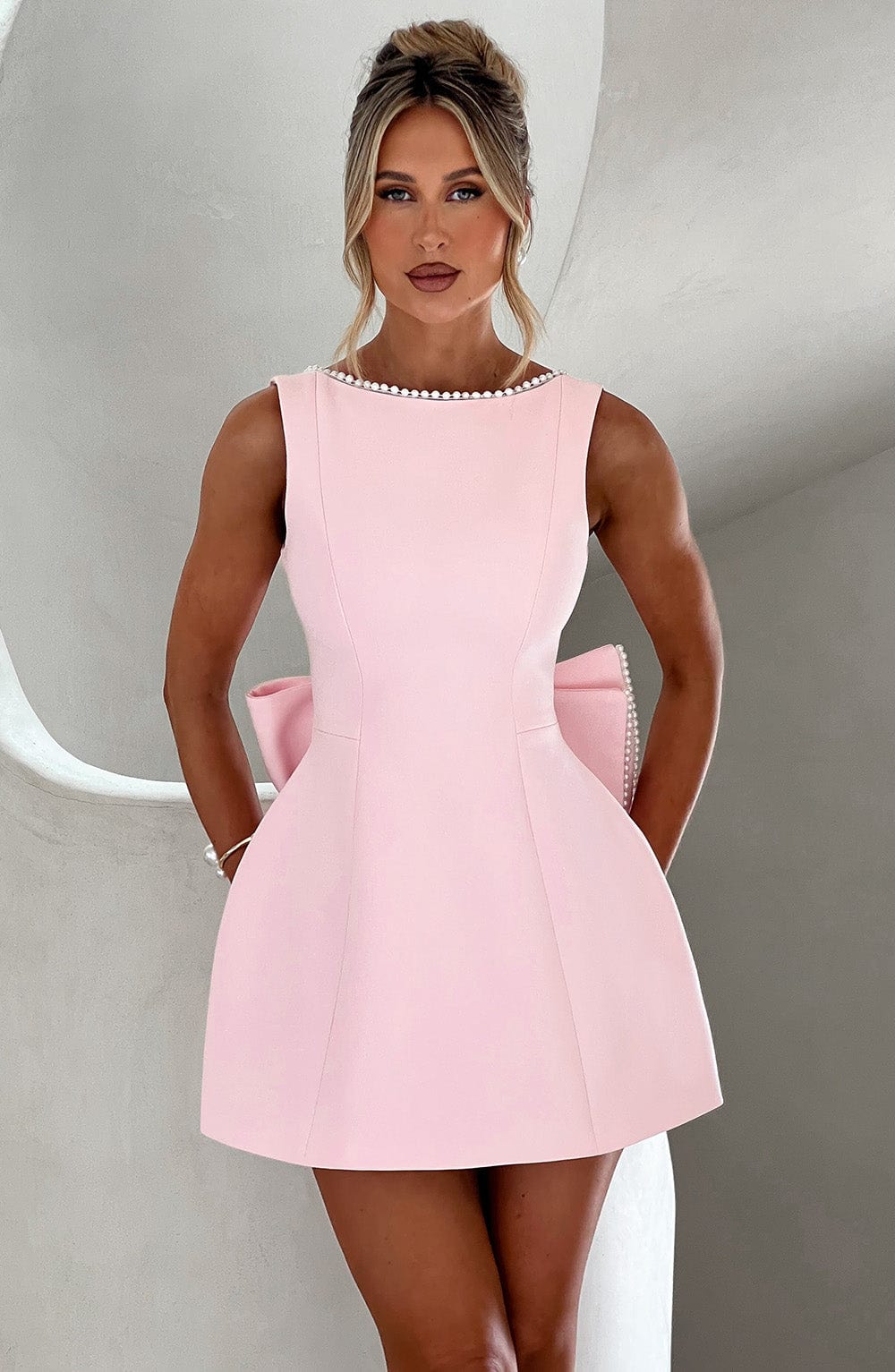 Irune | Vestido mini estructurado para mujer invitada de boda