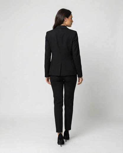 Lumeria | Zweiteiliges Damenoutfit mit Blazer und schmal geschnittener Hose | Elegant
