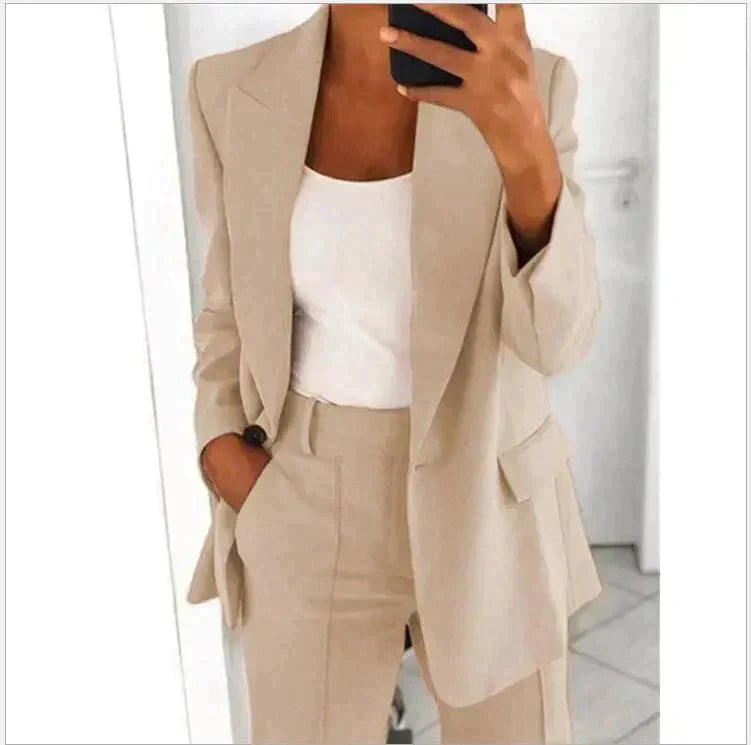 Carmen | Zweiteiliges Damenset mit Blazer und Hose  