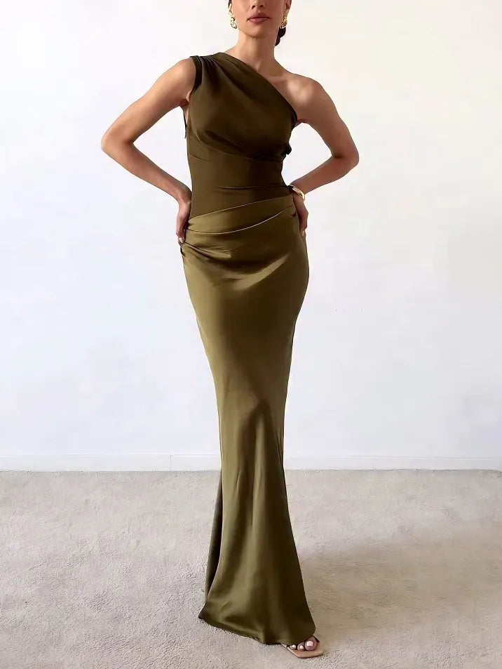 Socorro | Elegancka maxi sukienka na jedno ramię z plisowanym dekoltem