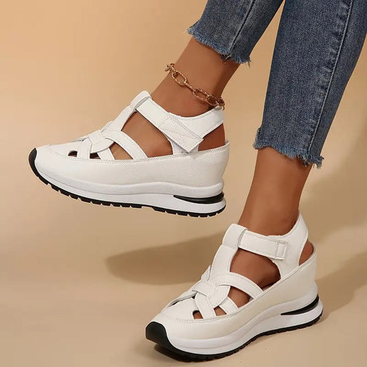 Jacinta | Orthopedic sandals with straps and thick sole