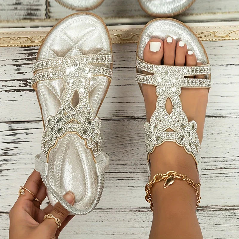 Olivia | Sandalias ortopédicas boho con pedrería y tira trasera
