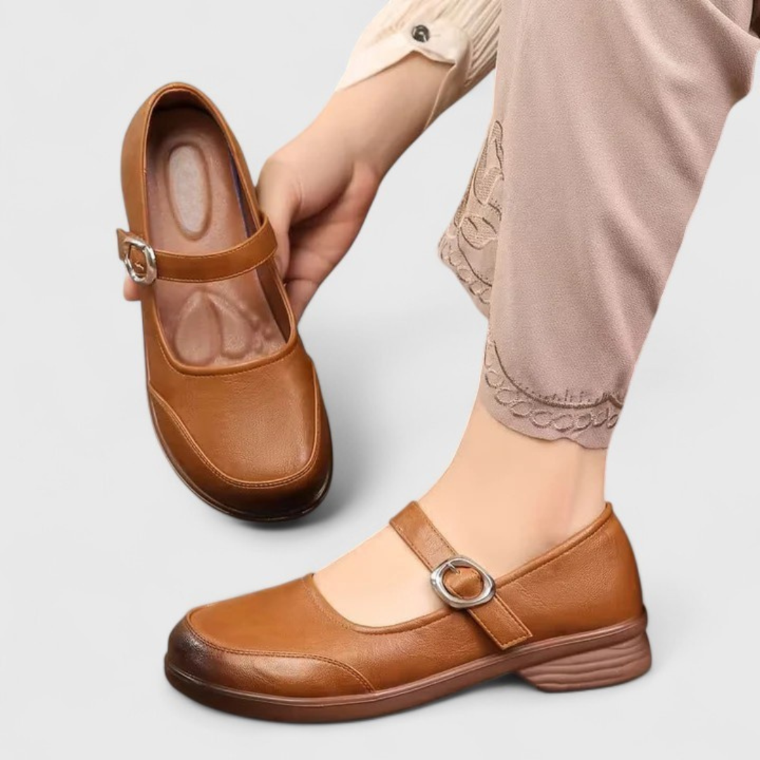 Raisa | Klasyczne wiosenne buty damskie z klamrą i niskim obcasem