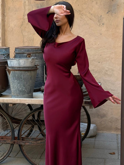 Aitana | Fließendes Maxikleid für Damen mit langen Ärmeln  
