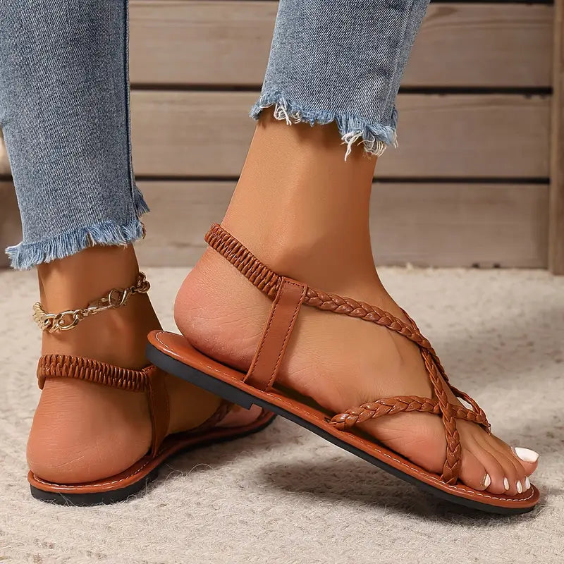 Juliana | Damen flache Sandalen mit geflochtenem Design und gekreuzten Riemen