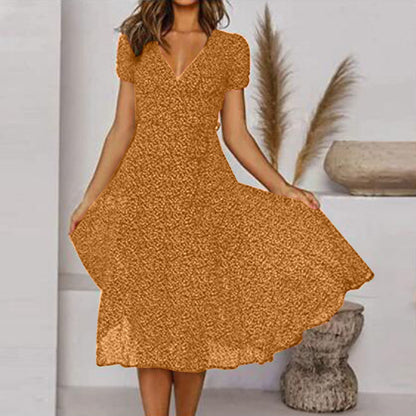 Teodora | Midikleid mit V-Ausschnitt und kurzen Ärmeln  