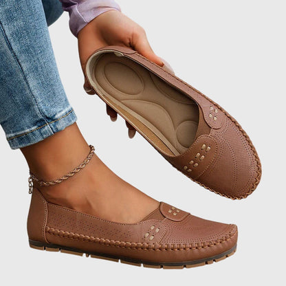 Paloma | Damenloafers ohne Schnürsenkel mit perforiertem, lässigem Design  
