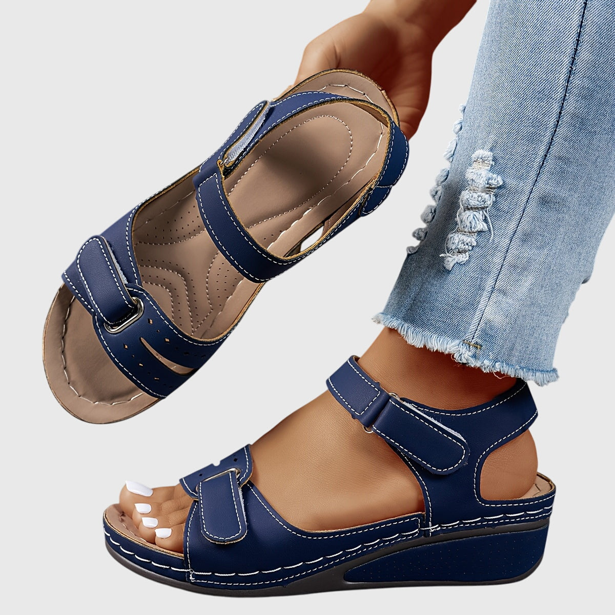 Almudena | Orthopädische Sandalen mit doppeltem Riemen und niedrigem Keilabsatz  