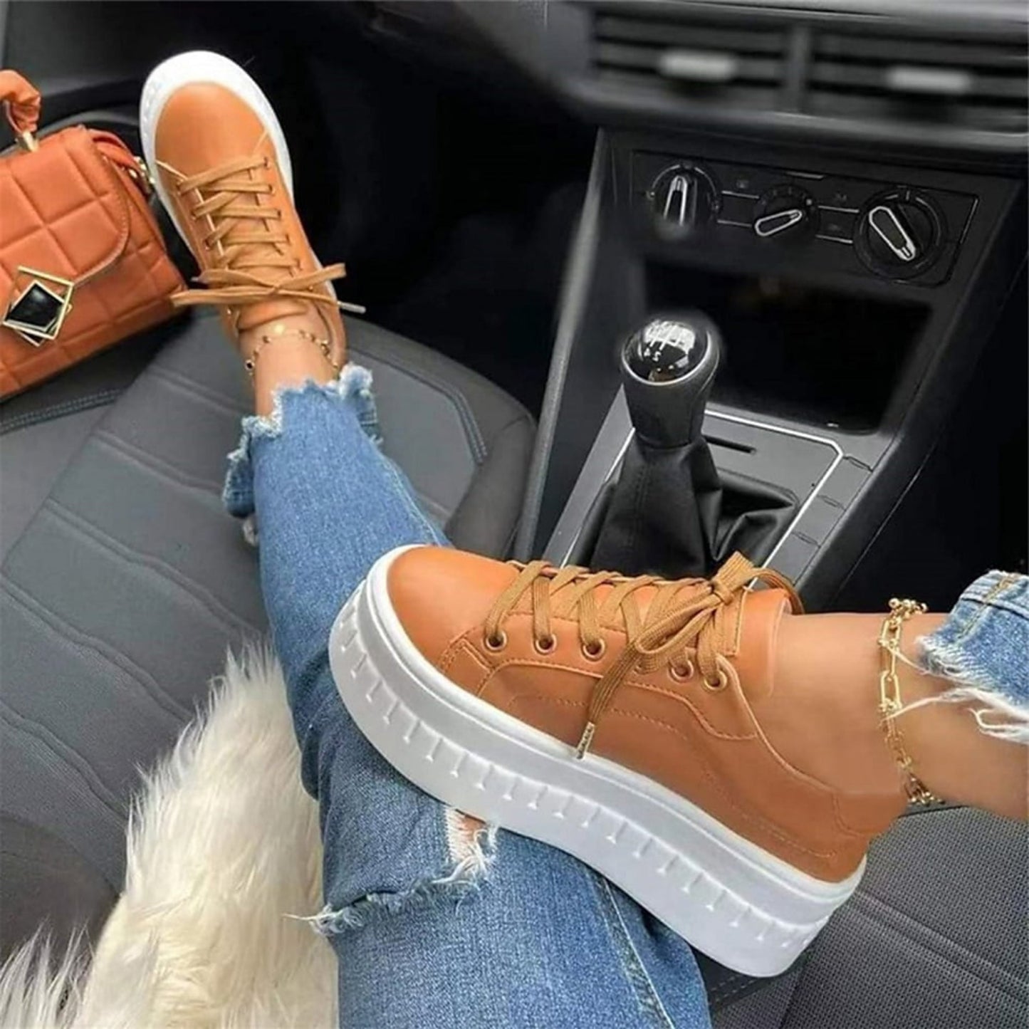 Camira | Zapatillas para mujer con suela gruesa y diseño moderno