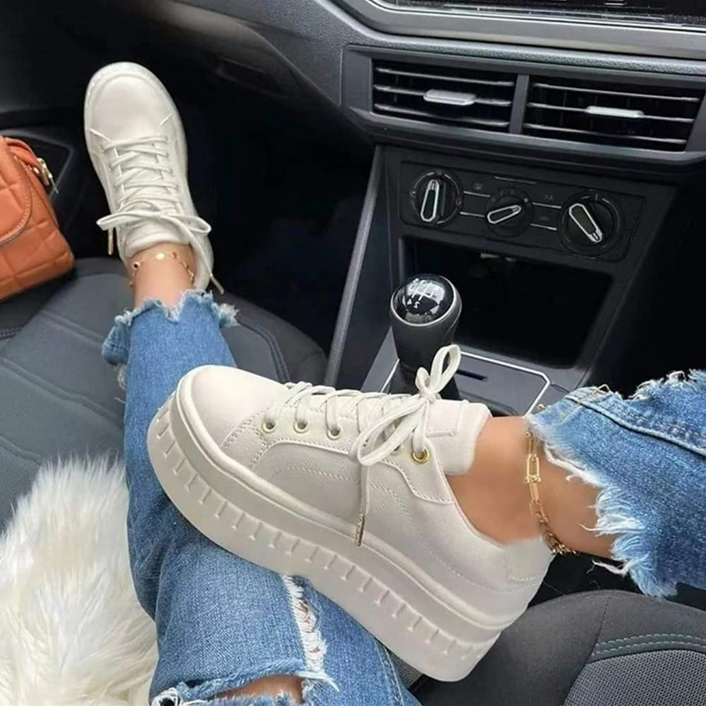 Camira | Zapatillas para mujer con suela gruesa y diseño moderno