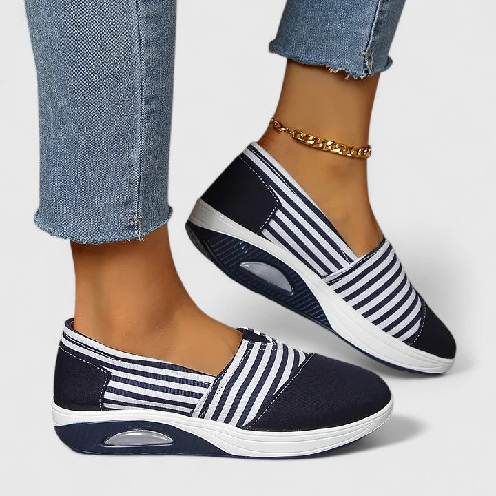 Julena | zapatillas ortopédicas sin cordones con rayas y diseño