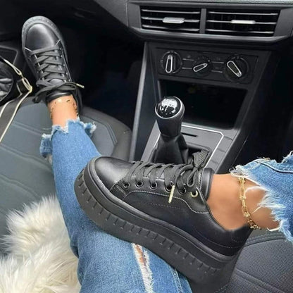 Camira | Zapatillas para mujer con suela gruesa y diseño moderno