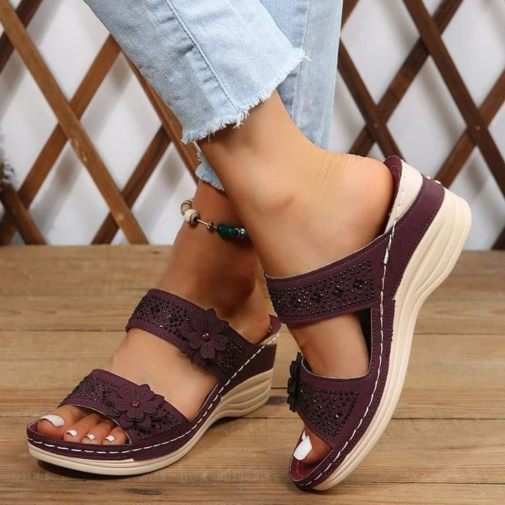 Yarael | Sandalias con cuña para mujer con tiras florales | Transpirables