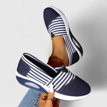 Julena | zapatillas ortopédicas sin cordones con rayas y diseño