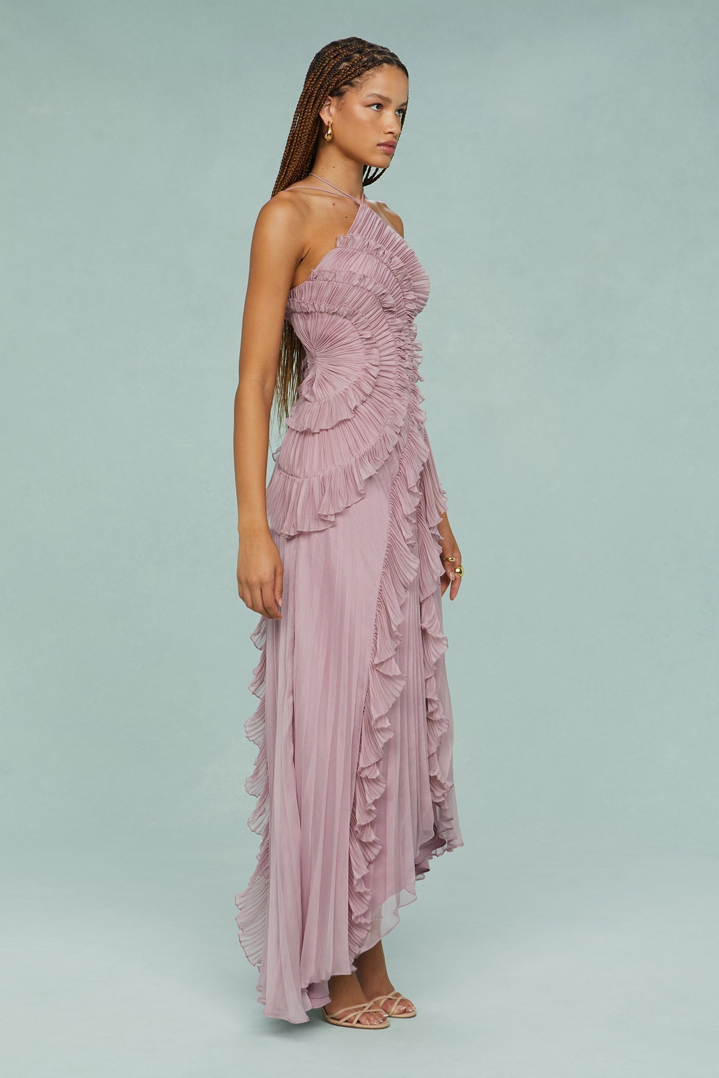Emilia | Elegantes Neckholderkleid mit Volants und Plisseefalten  