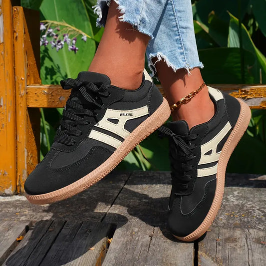 Marta | Retro-Sneaker mit Schnürsenkeln und flacher Sohle