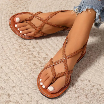 Juliana | Damen flache Sandalen mit geflochtenem Design und gekreuzten Riemen