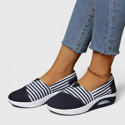 Julena | zapatillas ortopédicas sin cordones con rayas y diseño