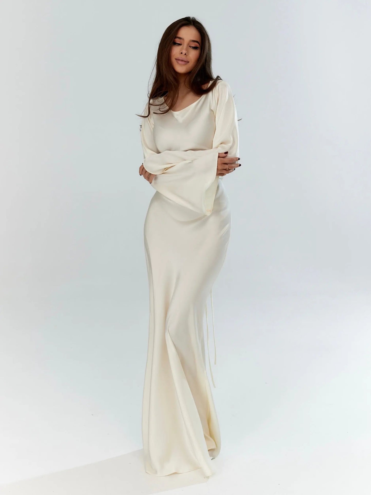 Aitana | Fließendes Maxikleid für Damen mit langen Ärmeln  
