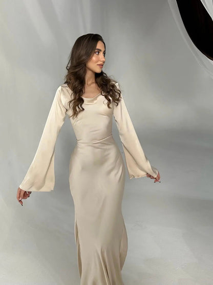 Aitana | Fließendes Maxikleid für Damen mit langen Ärmeln  
