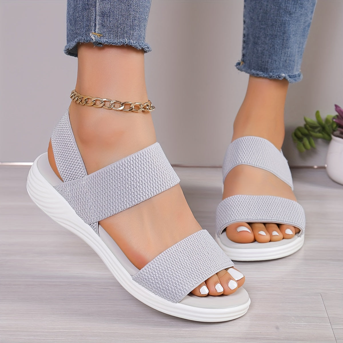 Leocadia | Leichte Damensandalen mit elastischen Riemen für den Sommer  