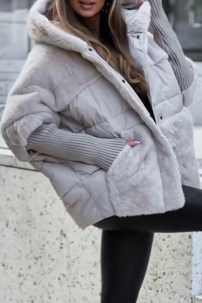 Candela | Gepolsterte Damenjacke mit Kunstfell und Kapuze  
