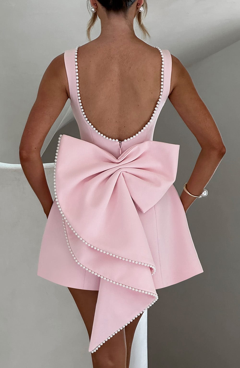 Tania | Mini-Kleid für Damen ohne Ärmel mit Perlen und A-Linie  