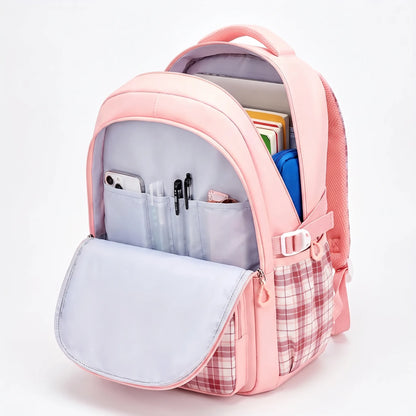 Chiki | Mochila escolar con detalles de cuadros y bolsillos