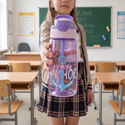 Kimi | Kinderflasche mit klappbarem Deckel und integriertem Strohhalm