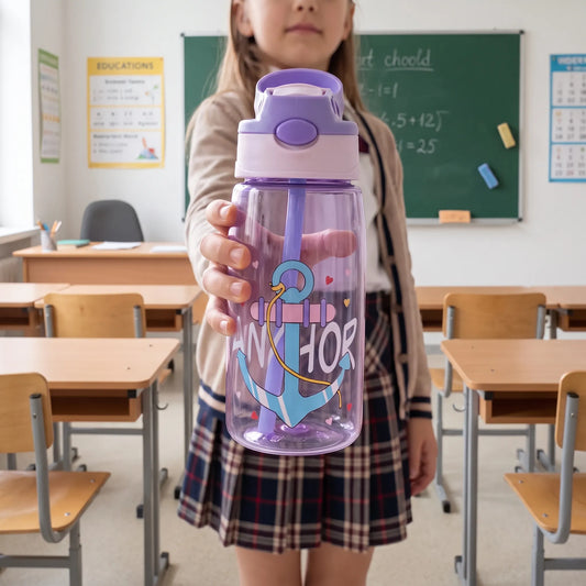 Kimi | Kinderflasche mit klappbarem Deckel und integriertem Strohhalm