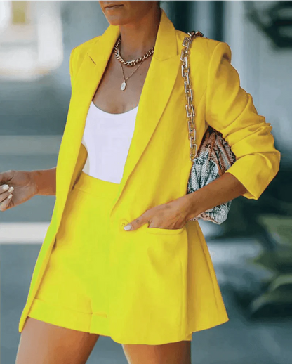Arcelia | Conjunto de dos piezas para mujer con blazer entallado y shorts de cintura alta | Chic