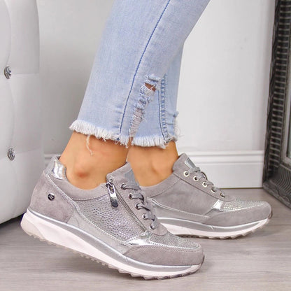 Prisella | Moderne Damen-Sneaker mit Schnürsenkeln | Keilabsatz