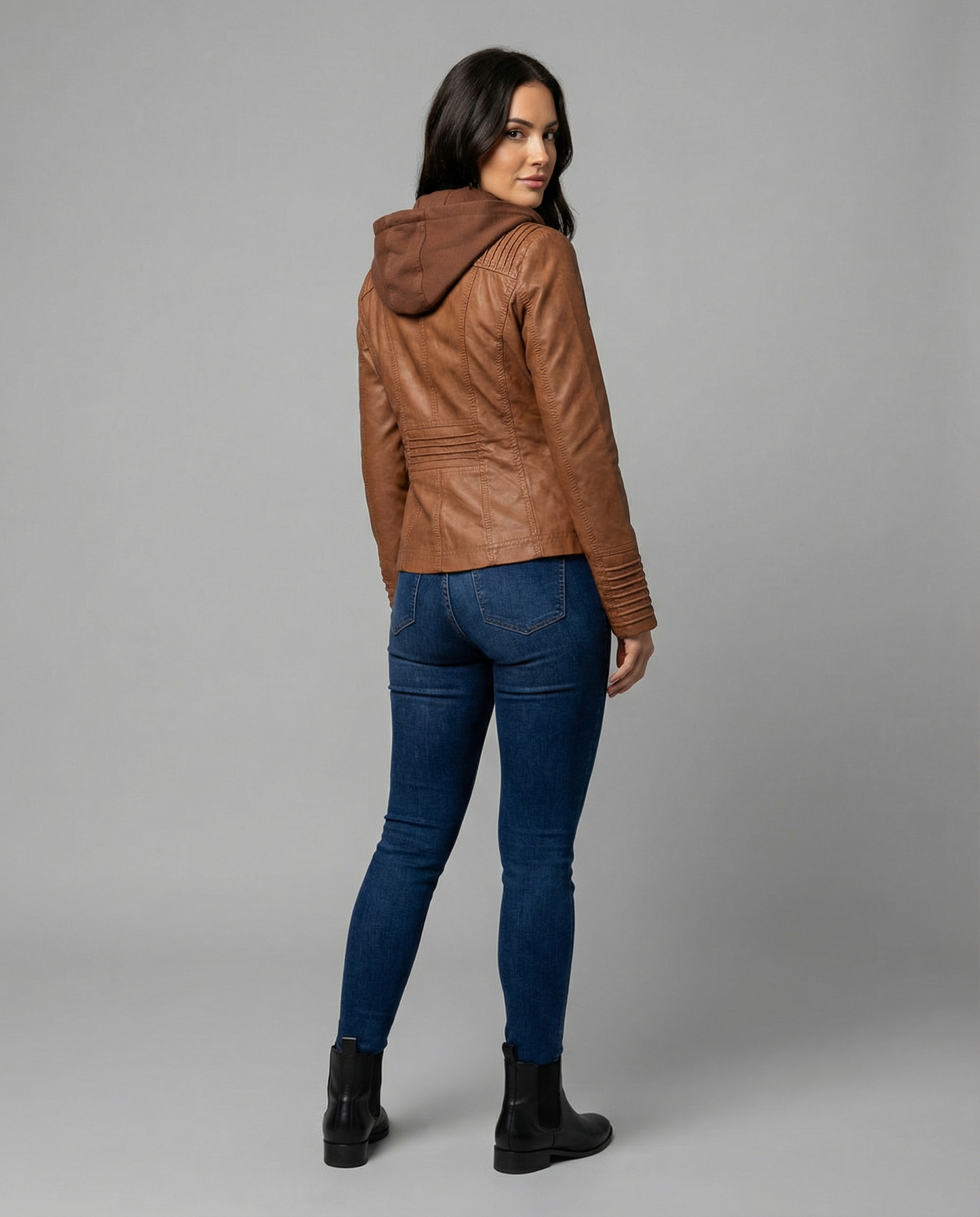 Fiorella | Chaqueta motera ajustada para mujer con capucha | Atrevida