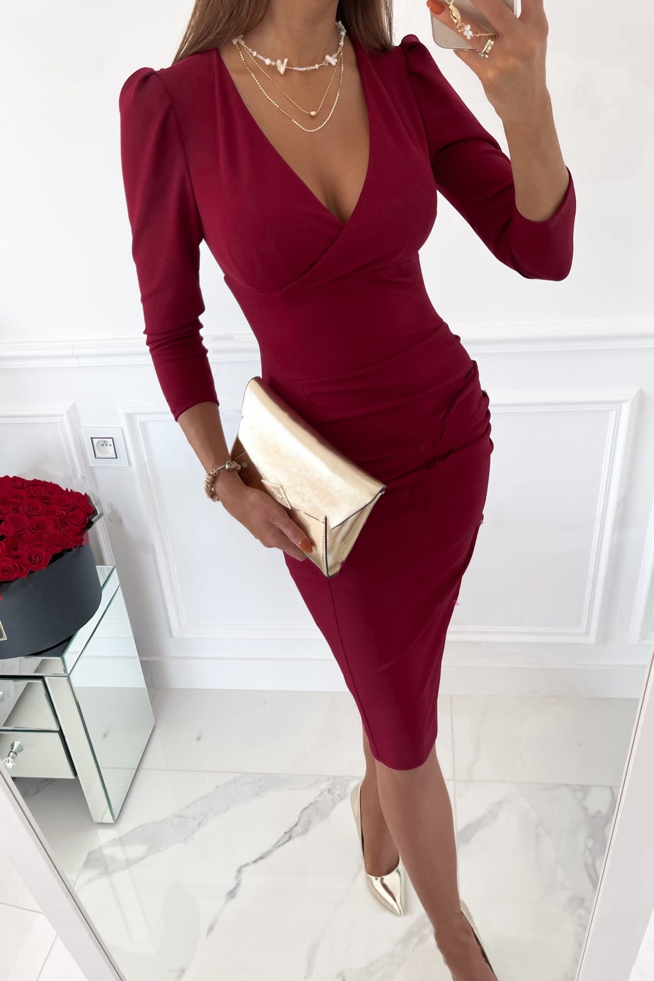 Herminia | Kleid mit V-Ausschnitt und figurbetontem Schnitt  