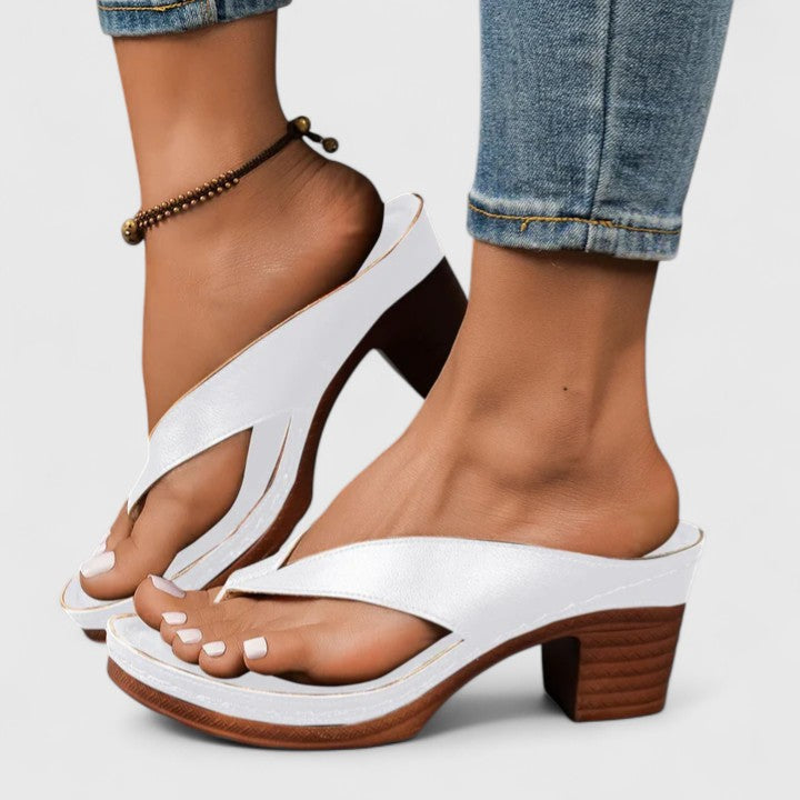 Amapola | Orthopedic heels with open design and wedge