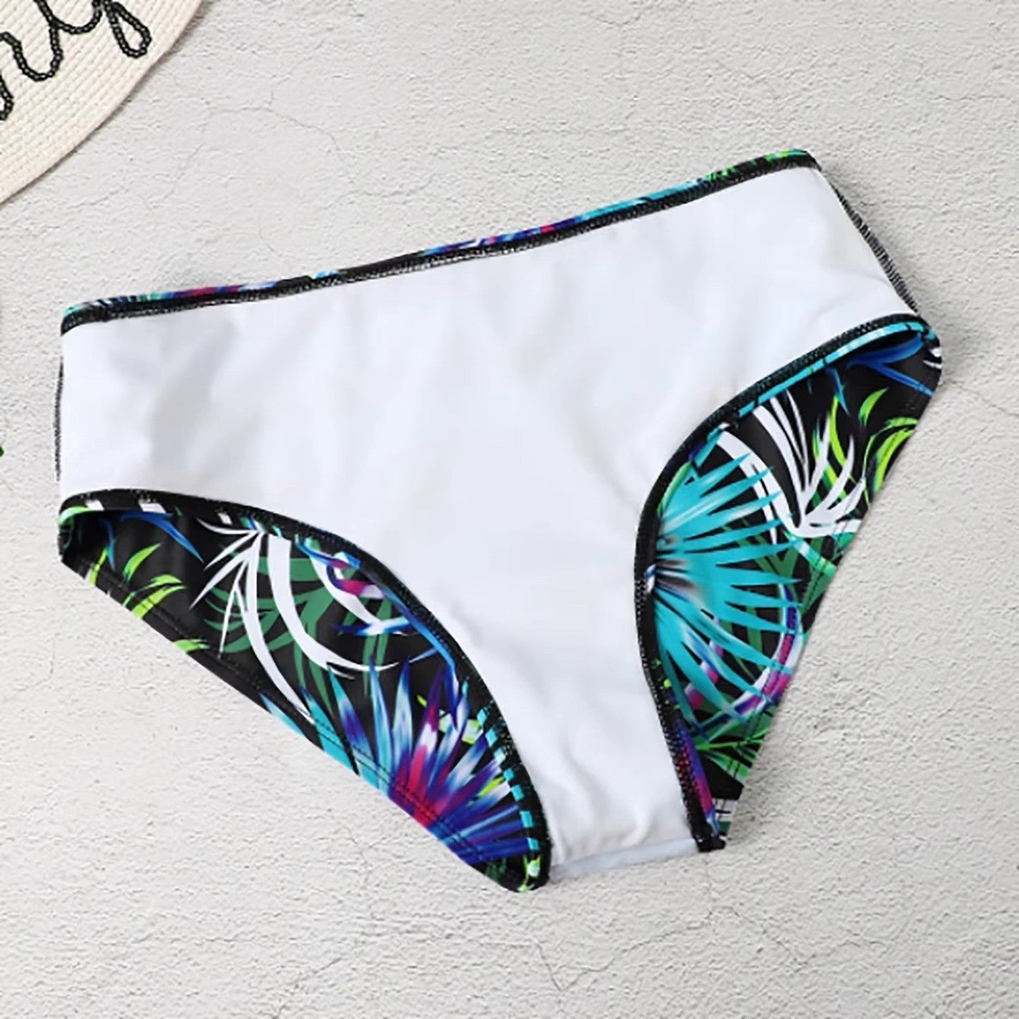 Ana | Bikini z wysokim stanem, ramiączkami i tropikalnym wzorem