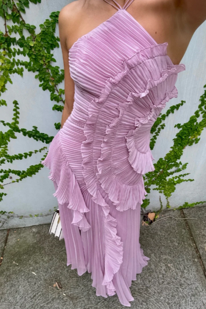 Emilia | Elegantes Neckholderkleid mit Volants und Plisseefalten  