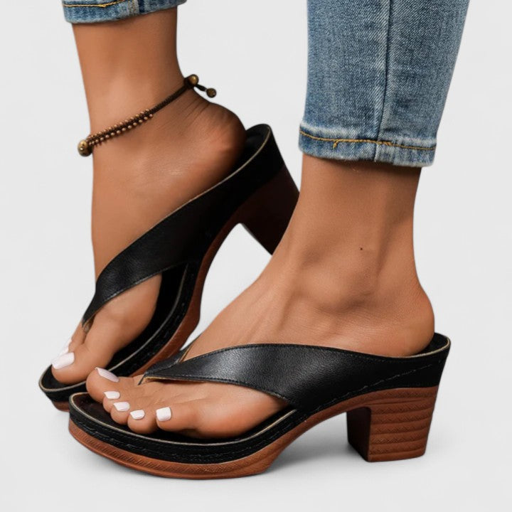 Amapola | Orthopedic heels with open design and wedge