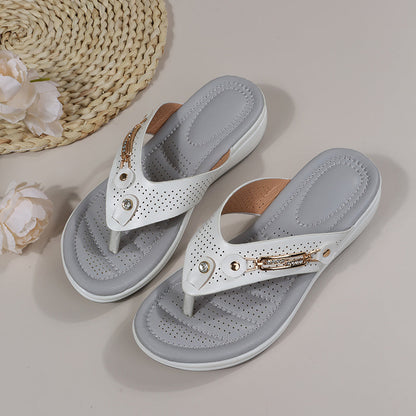 Tarsila | Sandalias de cuña para mujer con tiras decorativas | Elegantes