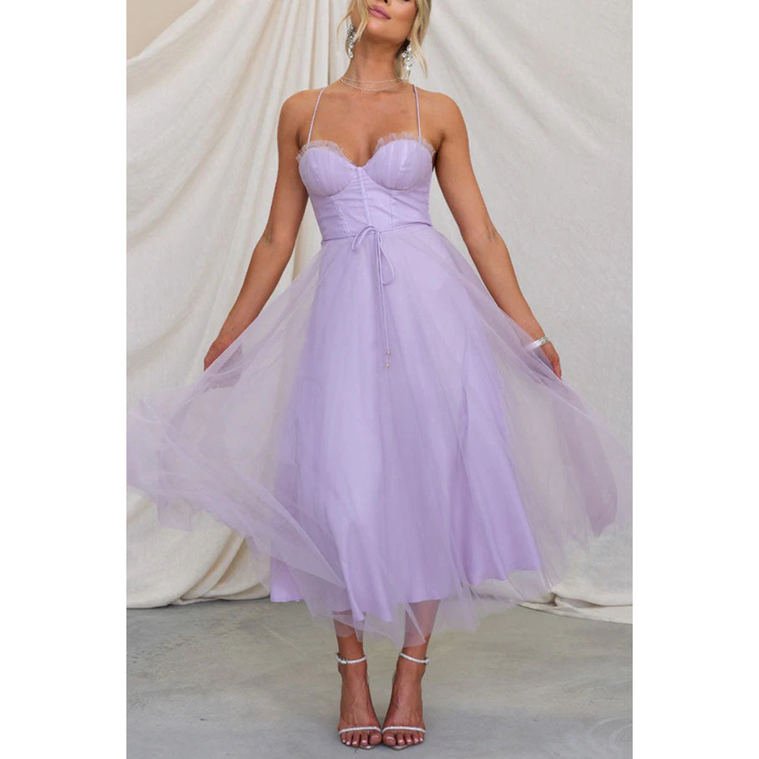 Quelina | Robe longue moderne pour femme à fines bretelles | Stylisée