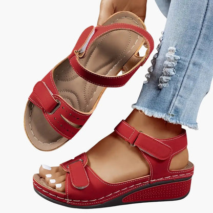 Jazmin | Sandalias para mujer con plantilla acolchada y suela de cuña
